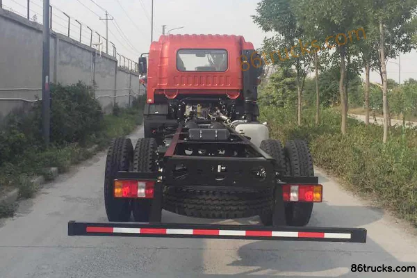 Sinotruk HOWO G5X camion moyen, version légère, 210 ch, 4X2(6 roues) , camion porteur à ridelles de 5,75 m avec cabine semi-avancée Extérieu