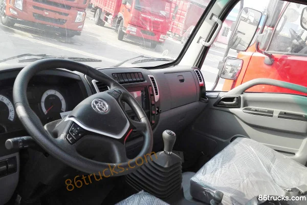 Sanhuan Shitong T3 Chuangke 130 hp 4X2(6 wheels) 4.15m Single-row Stake Beekeeping Truck Cab (1) | 86Trucks