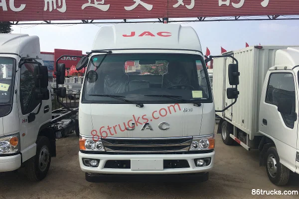 JAC New Kangling H6 Wide Body 156hp 4X2(6 wheels) 4.18m single-row stake light truck chassis Exterior (2) | 86Trucks