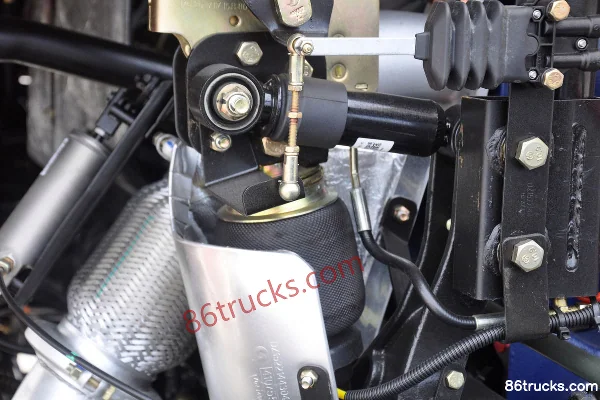 SHACMAN Delong New M3000 336 hp 4X2(6 wheels) Tractor Truck (12-speed) Chassis (3) | 86Trucks