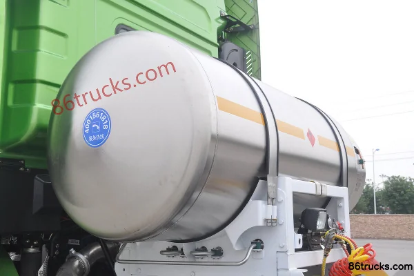 SHACMAN Delong X3000 430hp 6X4(10 wheels) LNG Hazardous Materials Tractor Truck (China VI) Chassis (3) | 86Trucks
