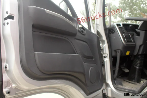 Foton Auman R Series 185 hp 4X2(6 wheels) 6.1m Half-row Stake Cargo Truck Cab (3) | 86Trucks