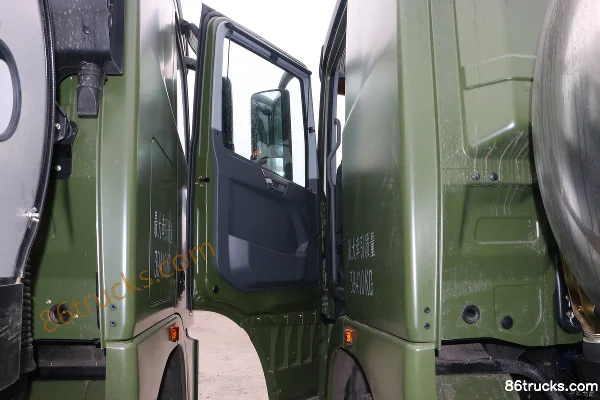 XCMG Hanfeng G7 380hp 6X4(10 wheels) LNG Tractor Truck Cab (1) | 86Trucks