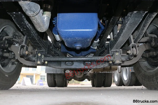 XCMG Hanfeng G7 380hp 6X4(10 wheels) LNG Tractor Truck Chassis (2) | 86Trucks