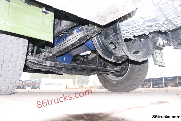 XCMG Hanfeng G7 380hp 6X4(10 wheels) LNG Tractor Truck Chassis (1) | 86Trucks