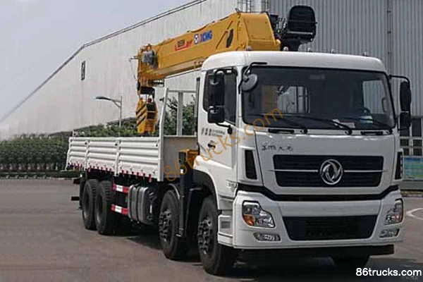 Dongfeng Commercial Vehicle Tianlong 340 hp 8X4(12 wheels) 8.1m Truck-Mounted Crane (XCMG Brand) Exterior