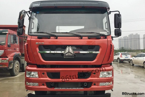 Sinotruk Steyr DM5G Heavy Truck 340 hp 6X2(8 wheels) Tractor Truck (4.44 Ratio) Exterior (2) | 86Trucks