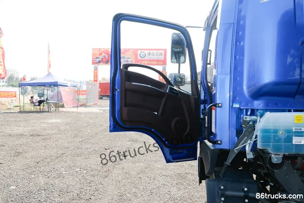 Sinotruk Wangpai 7 Series 132 hp 4X2(6 wheels) 4.16m Single Row Van Light Truck Cab (1) | 86Trucks