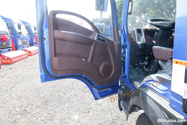 Sinotruk Ace 7 Series 154 ch 4X2(6 roues) 4.16m single-row camion porteur fourgon châssis Cabine (2) | 86Trucks