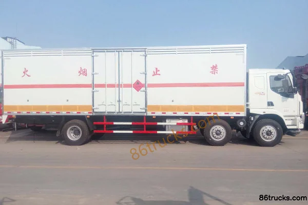 Dongfeng Liuqi Chenglong M3 220hp 6X2(8 wheels) Flammable Gas Van Truck (Chengliwei Brand) Exterior (3) | 86Trucks