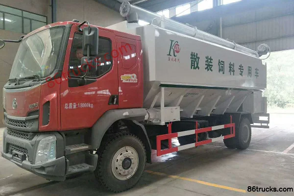 Dongfeng Liuqi New Chenglong M3 200hp 4X2(6 wheels) Bulk Feed Transport Truck (Chengliwei Brand) Exterior (3) | 86Trucks