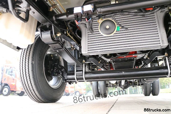 Foton Forland Kangrui K2 82 hp 4X2(6 wheels) 3.7m single-row flatbed light truck Chassis (1) | 86Trucks