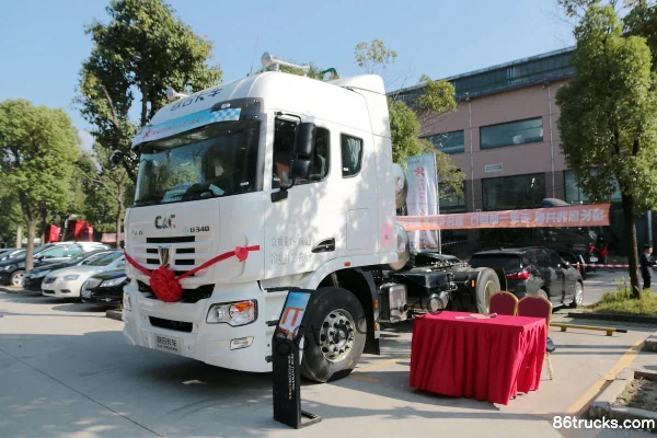 Union Truck U340 340 ch 4X2(6 roues) LNG tracteur routier Extérieur (3) | 86Trucks