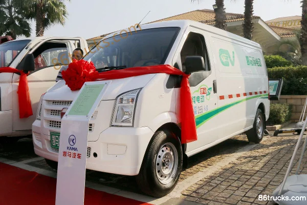 Kama C35 68hp 4.5m Electric Logistics Truck Exterior (3) | 86Trucks