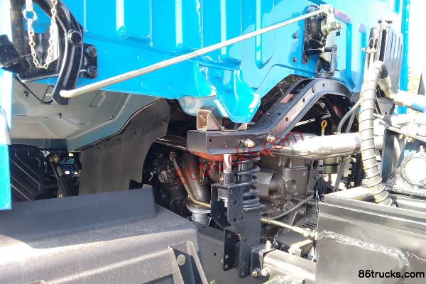 CHUANJIAO 160 ch 4X2(6 roues) camion benne 4,5 m Châssis (2) | 86Trucks