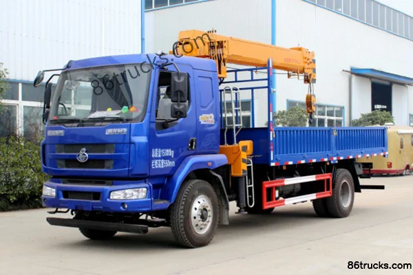 Dongfeng Liuqi Chenglong M3 200 hp 4X2(6 wheels) Truck-mounted Crane Exterior (2) | 86Trucks