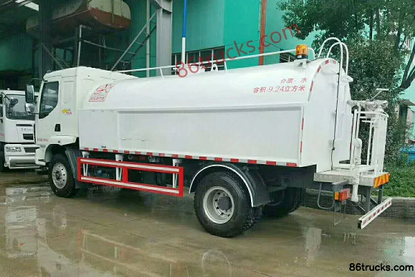 Dongfeng Liuqi Chenglong M3 180hp 4X2(6 wheels) cleaning truck (Zhongjie brand) Exterior (3) | 86Trucks