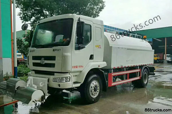 Dongfeng Liuqi Chenglong M3 180hp 4X2(6 wheels) cleaning truck (Zhongjie brand) Exterior (2) | 86Trucks