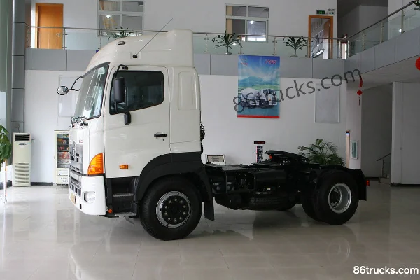 GAC HINO 700 Series Heavy Truck 350 hp 4X2(6 wheels) Tractor Truck (High Roof) Exterior (2) | 86Trucks
