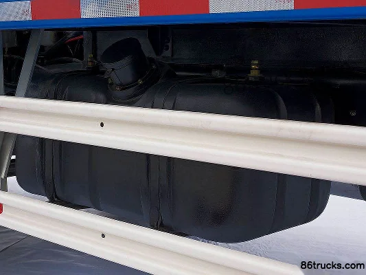 Dongfeng Liuqi Chenglong 609 Medium Truck 160 hp 4X2(6 wheels) 6.75m Van Cargo Truck Chassis (1) | 86Trucks