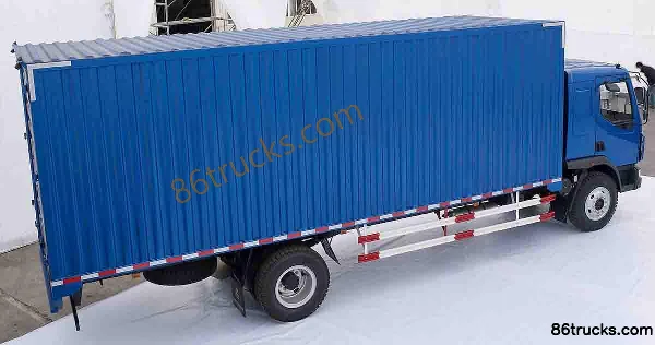 Dongfeng Liuqi Chenglong 609 Medium Truck 160 hp 4X2(6 wheels) 6.75m Van Cargo Truck Body (1) | 86Trucks