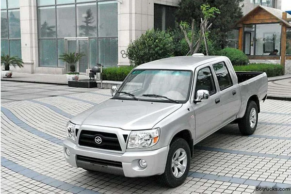 Huanghai Small Chaishen Standard 2.5L Diesel Double Cab Pickup (Extended Cargo Box) Exterior