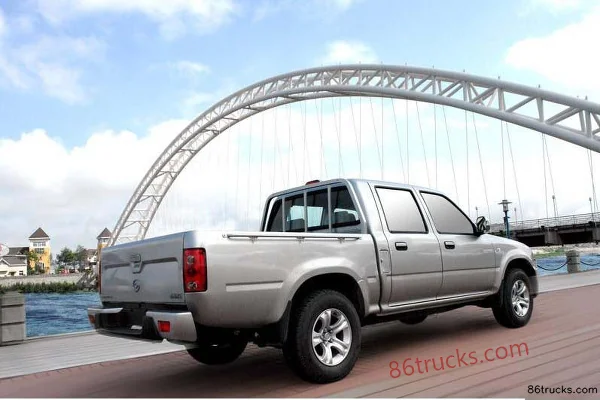 Huanghai Xiao Chai Shen Luxury 2.4L Diesel Double Cab Pickup Exterior (3) | 86Trucks