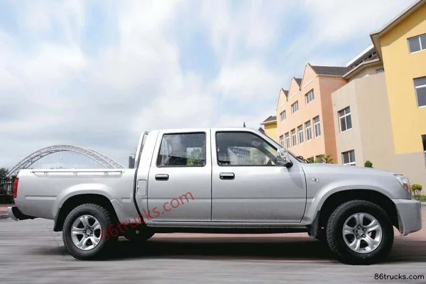 Huanghai Xiao Chai Shen Luxury 2.4L Diesel Double Cab Pickup Exterior (2) | 86Trucks