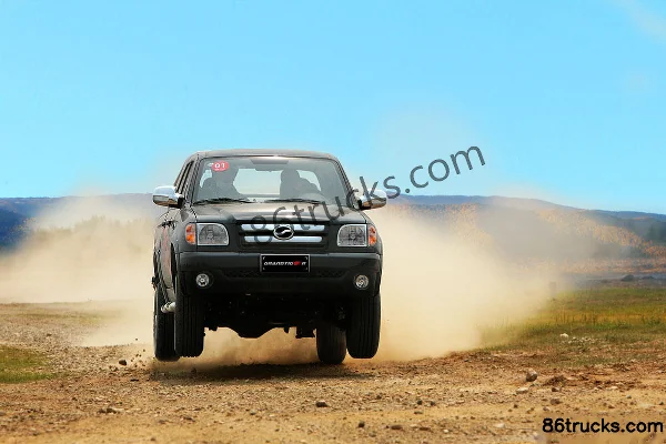 Zhongxing Weihu Super Luxury Edition 2.5L Diesel 4WD Double Cab Pickup Exterior (2) | 86Trucks