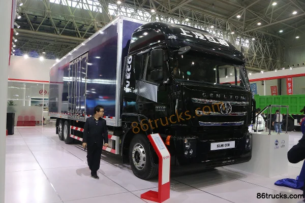 SAIC Hongyan Genlyon C6 standard load version 290 hp 6X2(8 wheels) 9.6m van cargo truck (China VI) Exterior