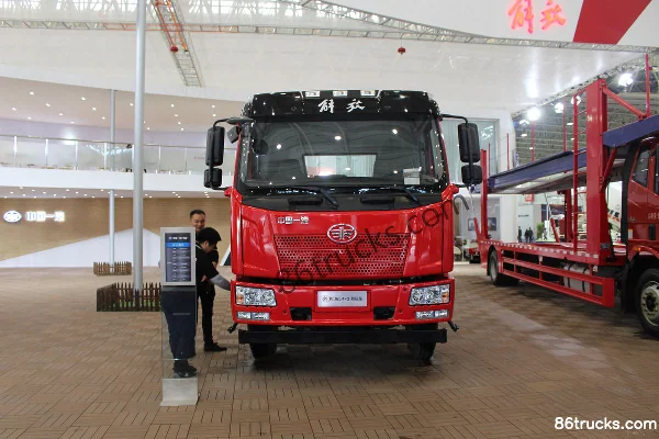 FAW Jiefang J6L Medium Truck 180 hp 4X2(6 wheels) 6.8m Side Panel Cargo Truck Exterior (2) | 86Trucks