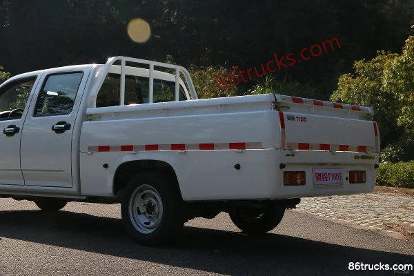 Qiling Auto T100 Luxury Edition 2.2L Gasoline 2WD Double-row Pickup Truck Official Photos (2) | 86Trucks