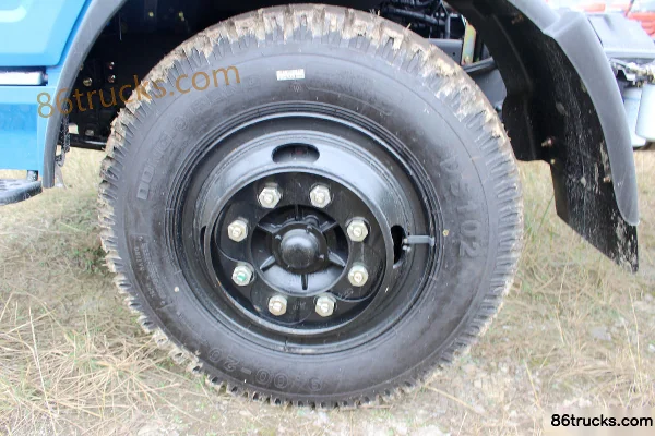 Dongfeng Jingying Light Cargo Feeder Transport Edition 220hp 4X2(6 wheels) tractor truck (EQ4160VF) Chassis (2) | 86Trucks