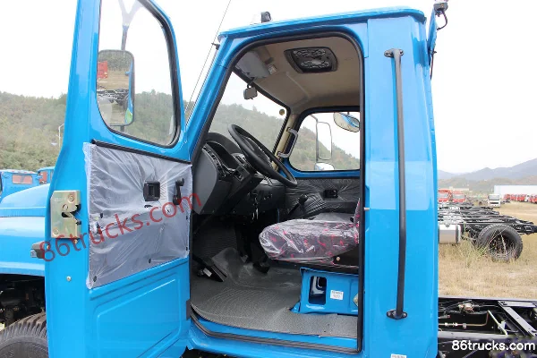 Dongfeng Jingying 115hp 4X2(6 wheels) long-nose tractor training truck (EQ5100XLHF3) Cab (1) | 86Trucks