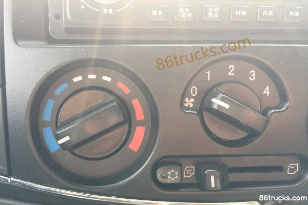 Dongfeng F7 Super Power 2.4L Diesel 180 hp 4X2(6 wheels) Fast Gear 8-Speed 3.8m Semi-Cab Chassis Cargo Truck (3) | 86Trucks