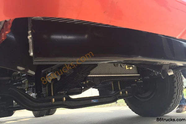Dongfeng F7 Super Power 2.4L Diesel 180 hp 4X2(6 wheels) Fast Gear 8-Speed 3.8m Semi-Cab Chassis Cargo Truck (1) | 86Trucks
