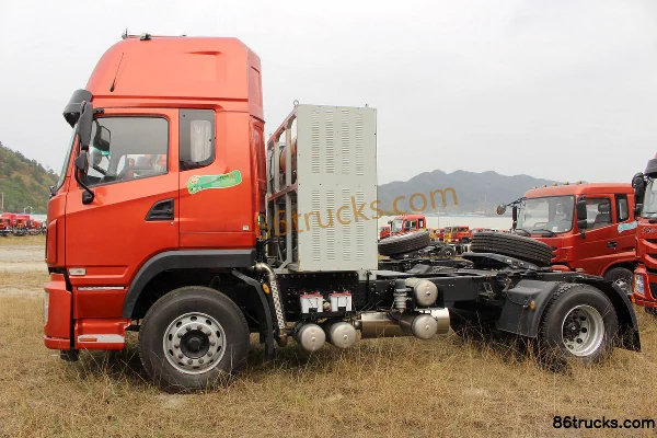 Dongfeng Teshang Heavy Truck 336hp 4X2(6 wheels) LNG tractor truck (EQ4180VFN) Exterior (3) | 86Trucks