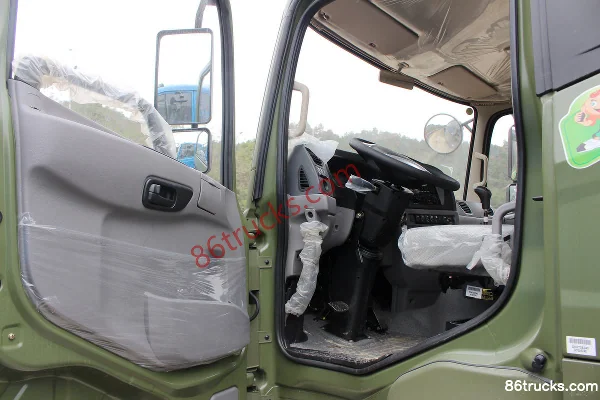 Dongfeng Tesun 115hp 4X2(6 wheels) 6.5m training truck (EQ5120XLHF9) Cab (1) | 86Trucks