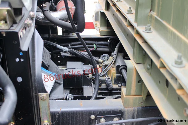 Dongfeng Tesun 115hp 4X2(6 wheels) 6.5m training truck (EQ5120XLHF9) Chassis (3) | 86Trucks