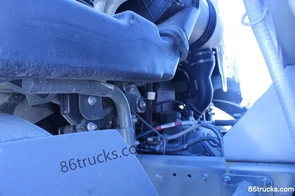 Sinotruk HOWO T5G 210hp 4X2(6 wheels) fuel tanker truck (Xingshi brand) Chassis (3) | 86Trucks