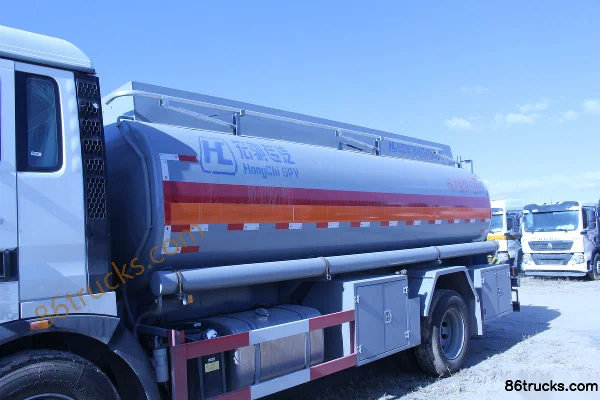 Sinotruk HOWO T5G 210hp 4X2(6 wheels) fuel tanker truck (Xingshi brand) Body (1) | 86Trucks
