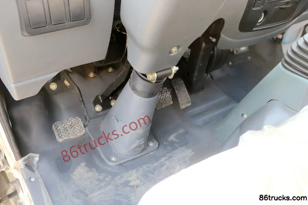 Kama Jinyunka 87 hp 4X2(6 wheels) 2.29m double-row flatbed light truck Cab (3) | 86Trucks