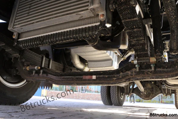 Sinotruk HOWO Hanwo 170hp 4X2(6 wheels) 4.15m Single Row Van Light Truck Chassis (3) | 86Trucks