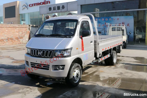 Kama W01 87hp 4X2(6 wheels) 2.62m double-row flatbed mini truck Exterior (3) | 86Trucks