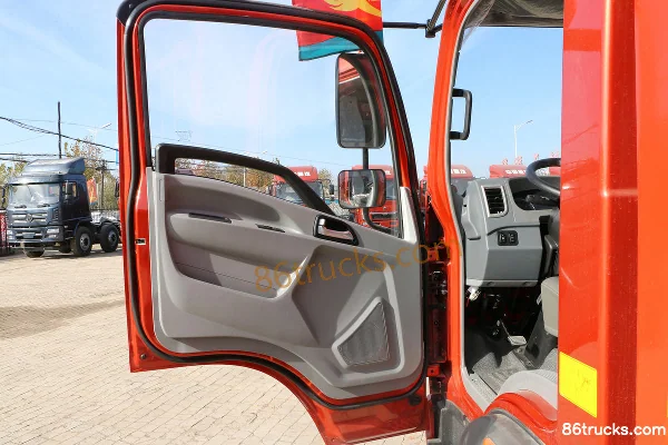 Sinotruk HOWO Hanjiang 170 hp 4X2(6 wheels) 4.15m single-row stake truck Cab (1) | 86Trucks
