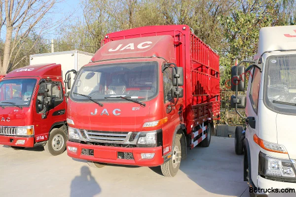 JAC Junling V6 143hp 4X2(6 wheels) 4.235m Single Row Stake Truck Exterior (2) | 86Trucks