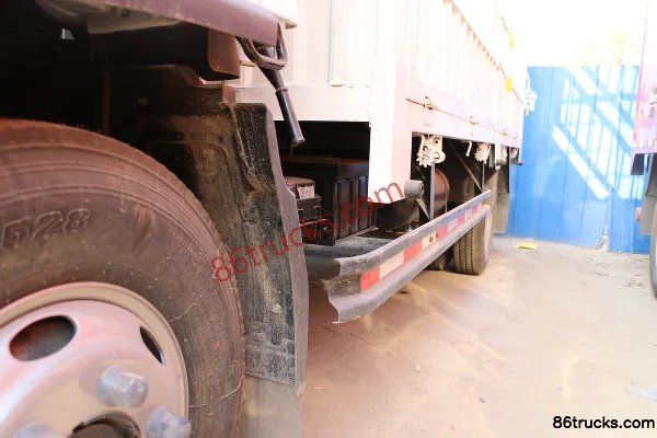 Foton Aumark S3 Series 143 hp 4X2(6 wheels) 4.18 m single-row stake truck Chassis (3) | 86Trucks