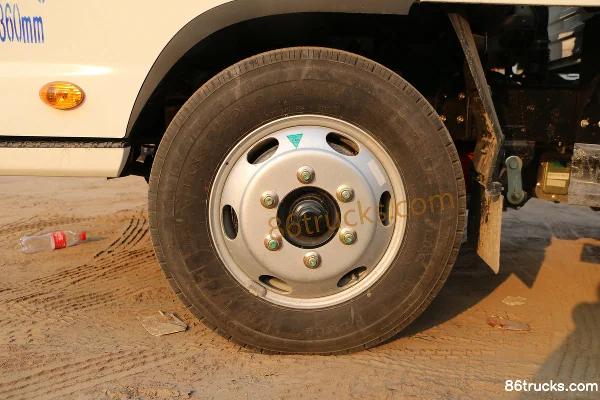 Foton Auling Jieyun 82 ch 4X2(6 roues) 3.2 m camion plateau léger cabine avancée Châssis (3) | 86Trucks