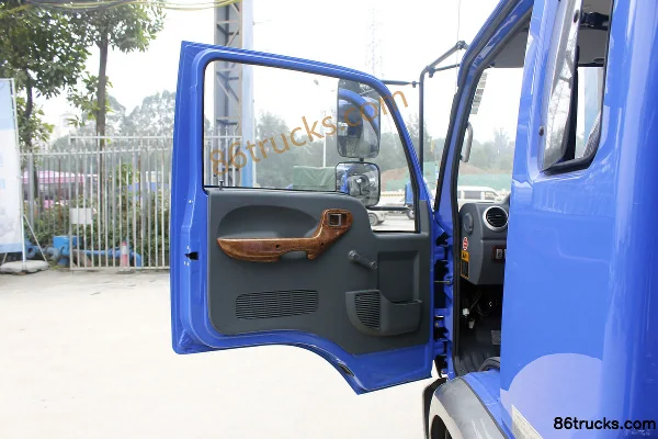 Hyundai Commercial Vehicle (formerly Sichuan Hyundai) Xiangkang 102hp 4X2(6 wheels) 3.55m dump truck (6.143 ratio) Cab (1) | 86Trucks