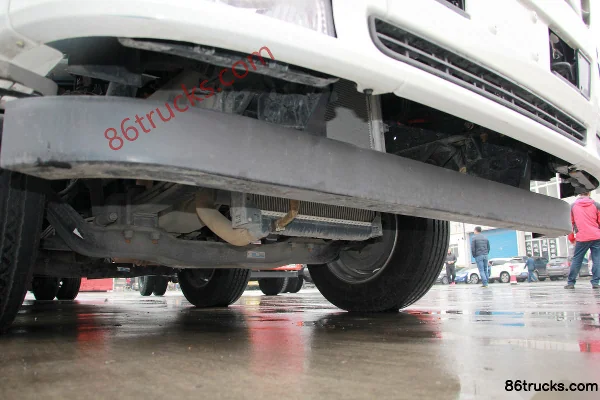 Dongfeng Commercial Vehicle Tianjin Medium Truck 292 hp 6X2(8 wheels) Car Carrier Truck Chassis (1) | 86Trucks